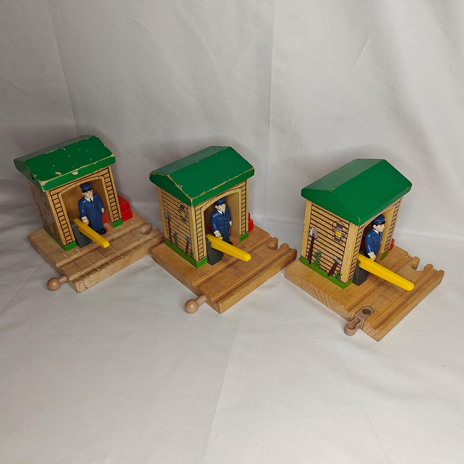 Conductor's Shed - Thomas & Friends Wooden Railway LC99342 2001 - 2004