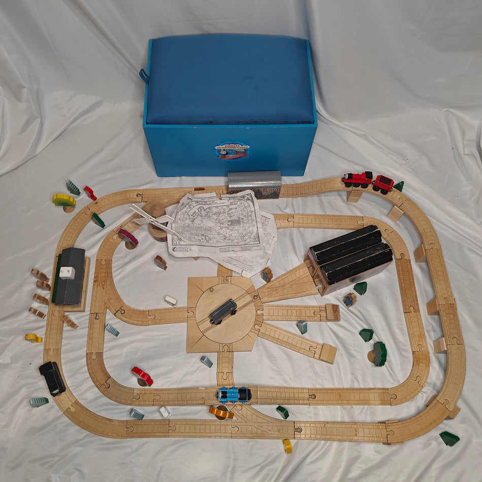 NEAR COMPLETE 100 Piece Set - Thomas & Friends Wooden Railway LC99402 (1999)